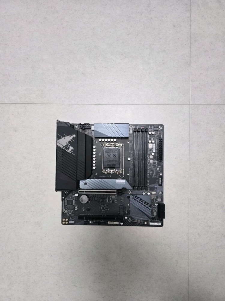 인텔 코어i5-13세대 13600K + GIGABYTE B760M AORUS ELITE 이미지