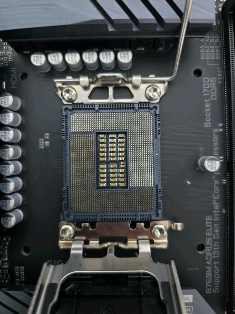 인텔 코어i5-13세대 13600K + GIGABYTE B760M AORUS ELITE 이미지