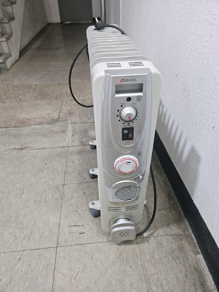 신일 라디에이터 15핀 히터난로 열풍기 온풍기 대형전기난로 이미지