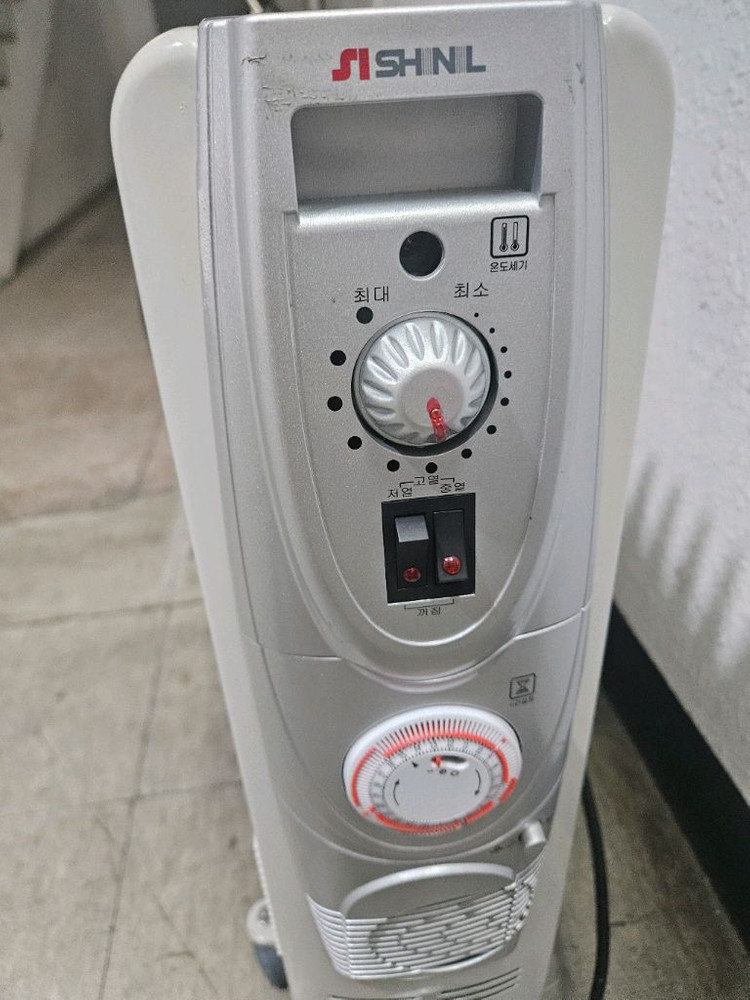 신일 라디에이터 15핀 히터난로 열풍기 온풍기 대형전기난로 이미지