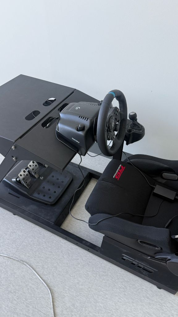 로지텍 g923 레이싱휠 + 쉬프터 + 버킷시트 + pns 거치대 판매합니다 레이싱휠 세트 거치대 이미지