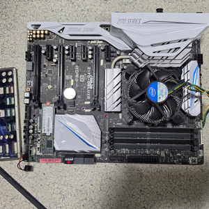 [일괄 판매] i7 6700 CPU + ASUS Z170-Deluxe ATX 메인보드 + M.2 SSD 256GB 이미지