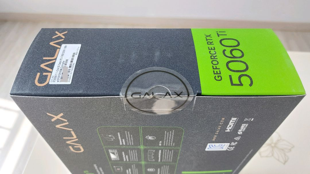 미개봉 갤럭시 GALAX RTX 5060 Ti BLACK OC Classic D7 8GB 신품 팝니다 이미지