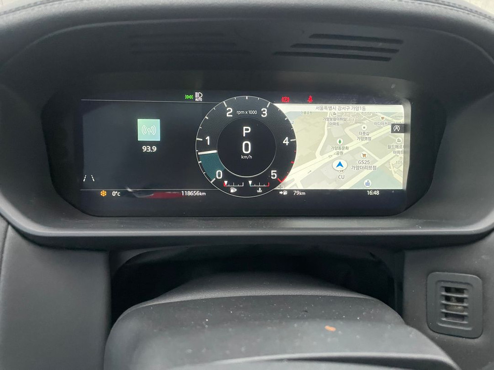 랜드로버 디스커버리 5 D300 HSE 22년02월 118661km 완전무사고 베이지시트 입니다. 이미지