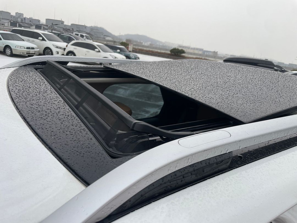 랜드로버 디스커버리 5 D300 HSE 22년02월 118661km 완전무사고 베이지시트 입니다. 이미지