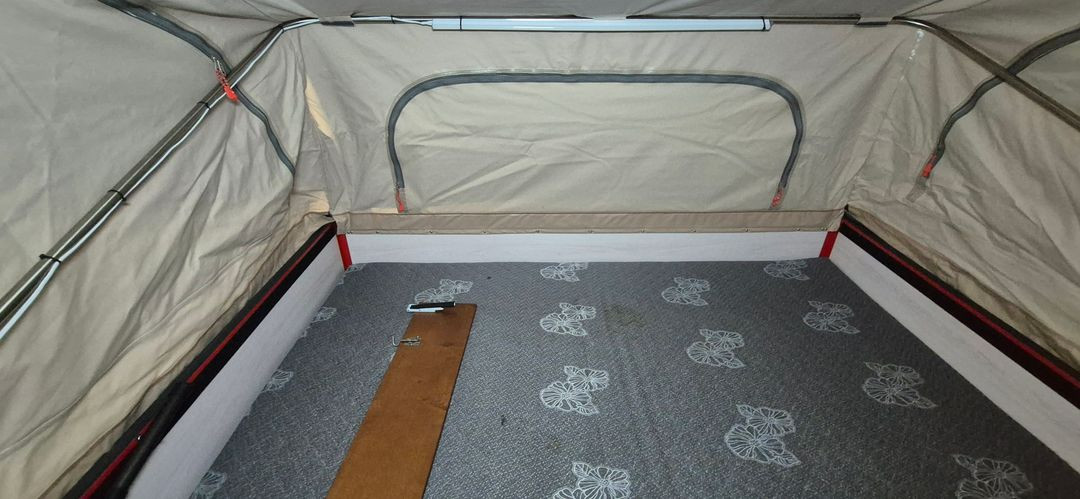 신화 S500 플러스 텐트 트레일러 / 650만원 => 600만원 / 가격인하!! 지하 주차장 보관으로 상태 굿!! 이미지