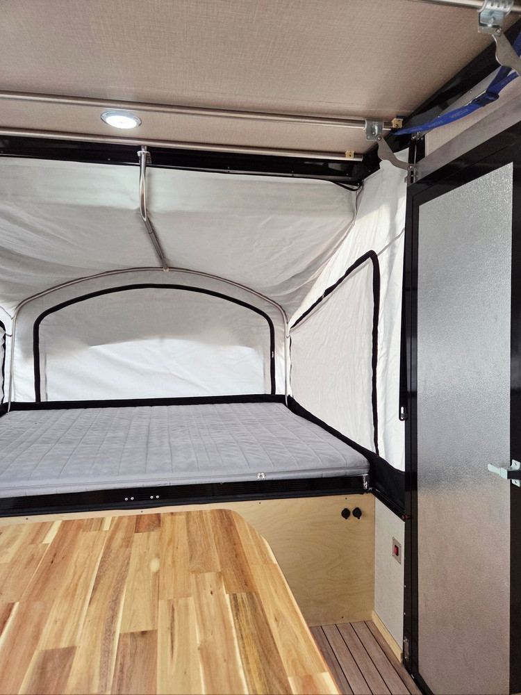 알루팝 팝업 텐트 트레일러 / 950만원 / 노지도 거뜬한 트레일러!! 반자동!! 이미지