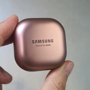 버즈 라이브 브론즈 충전기 본체 판매합니다 이미지