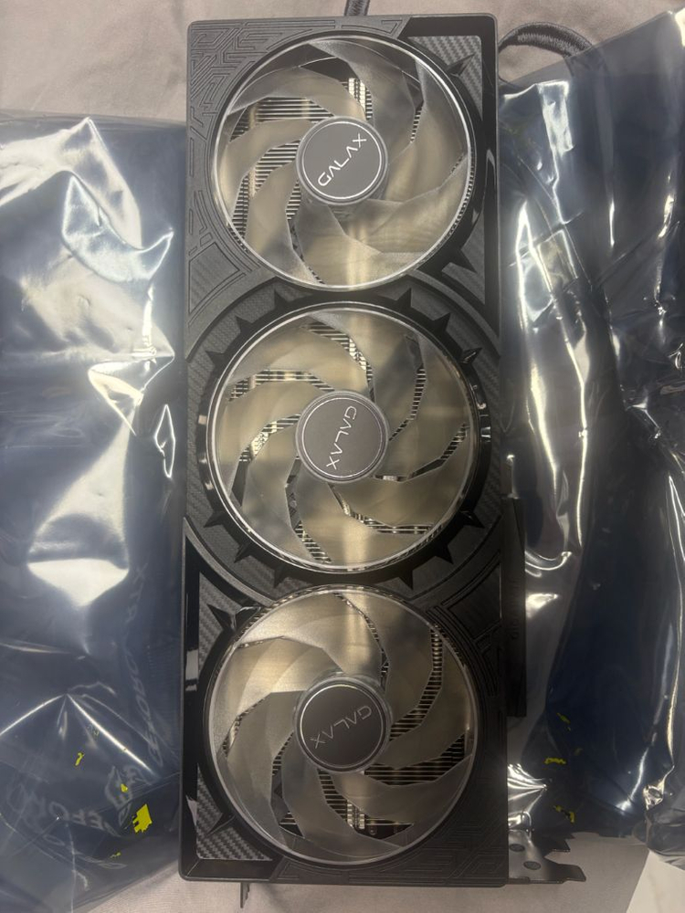 갤럭시 RTX 5080 그래픽카드 이미지