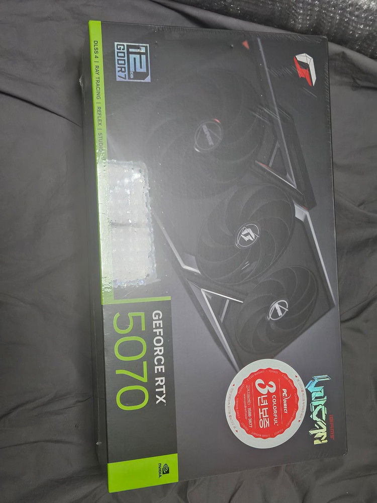 컬러풀 RTX 5070 불칸 그래픽카드 미개봉 이미지