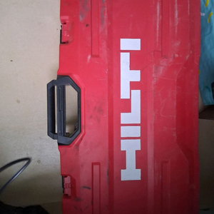 전문가용 콘크리트 절단기 이미지