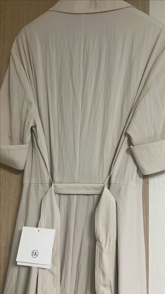 데일리룩 더로우카라벨트 원피스 이미지