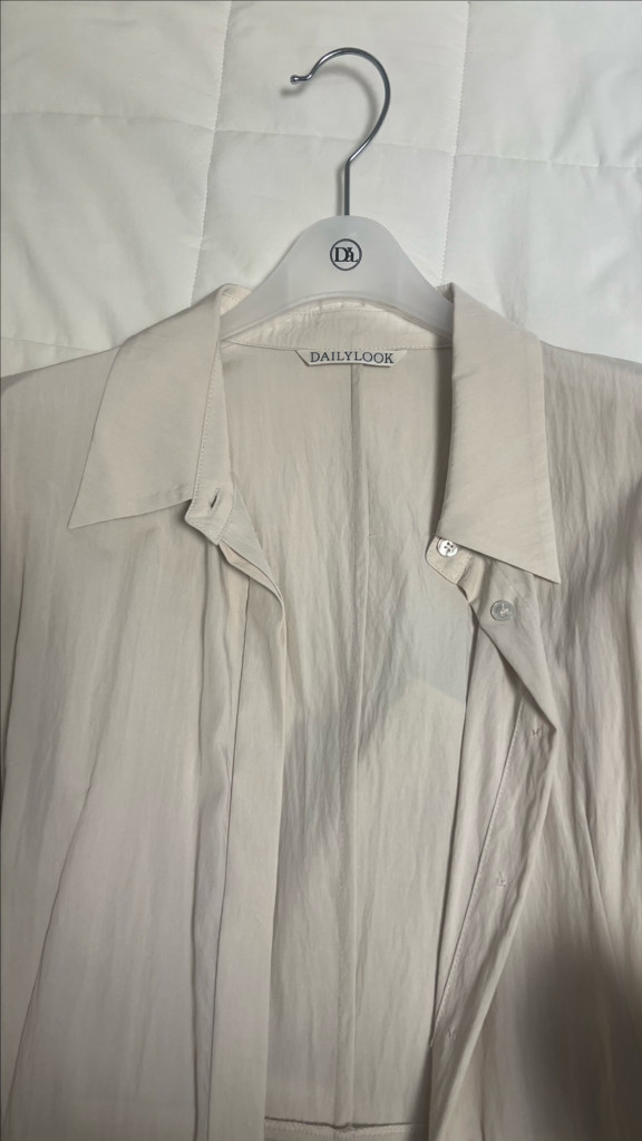 데일리룩 더로우카라벨트 원피스 이미지