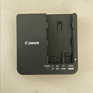 캐논 배터리 충전기 CG-A20 이미지