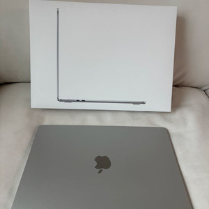 맥북 에어 실버 15인치 M4 10코어 256G 램16G 이미지