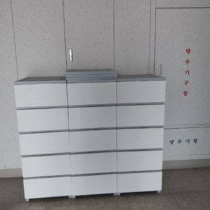 모던한 디자인 5단 서랍장 작년구매 급처분 이미지