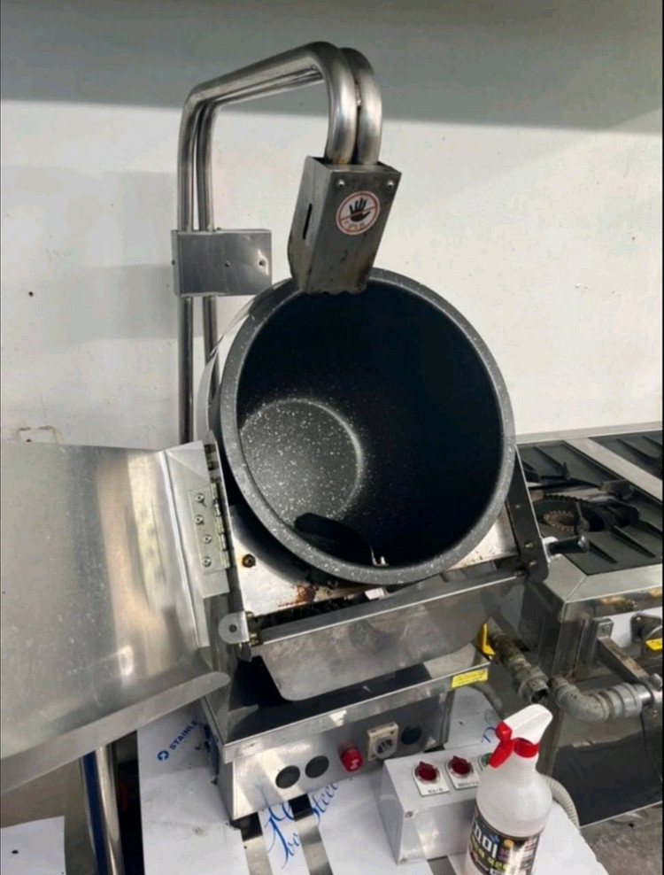 로보쿡 제품 자동 웍(토치) LPG 판매합니다 이미지