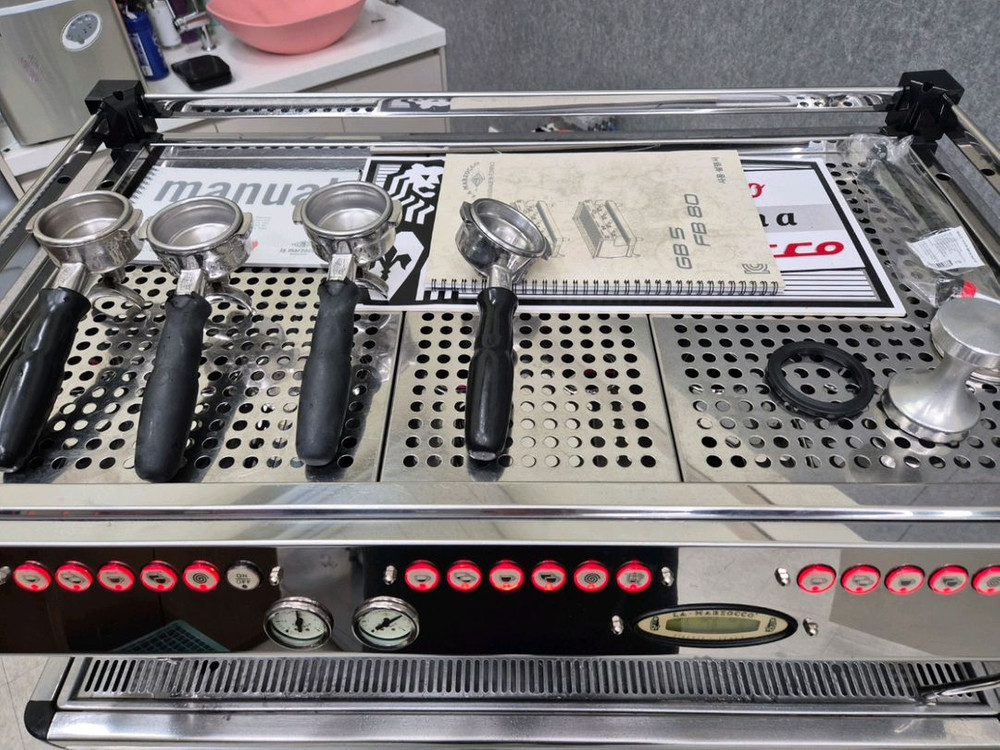 라마르조코 GB5 3그룹 커피머신 이미지