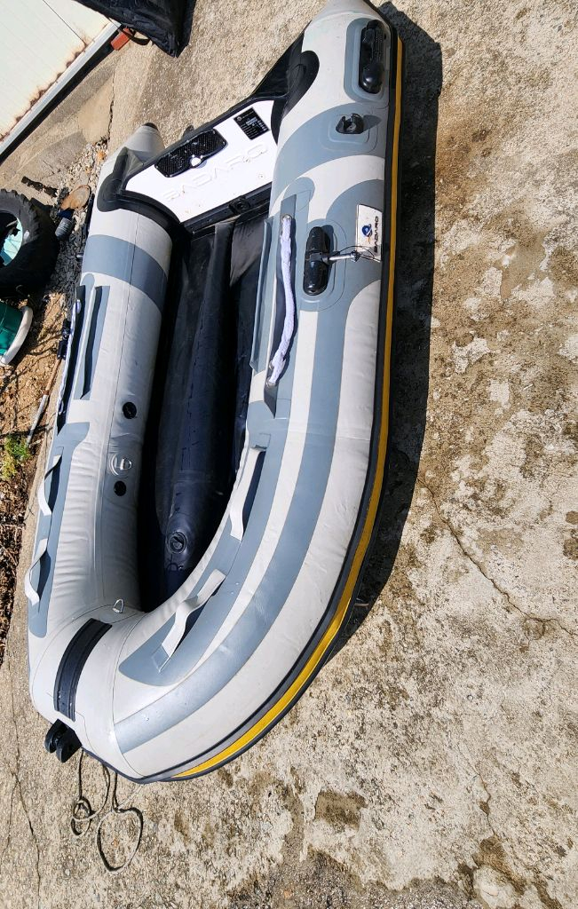 낚시용 보트 이미지