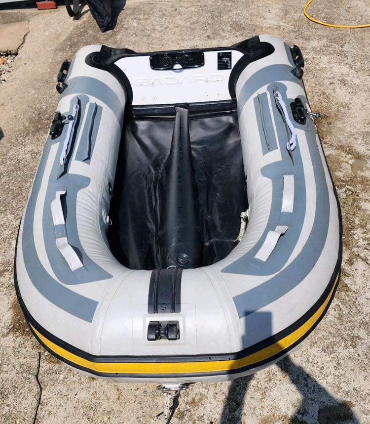 낚시용 보트 이미지