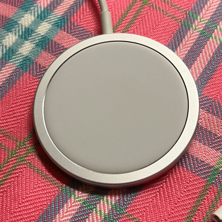 애플 정품 맥세이프 충전기 이미지