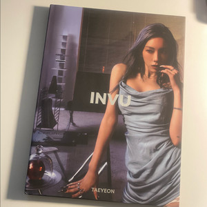 태연 INVU envy 개봉앨범 이미지