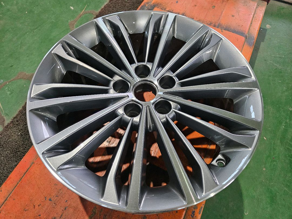 제네시스 EQ900 18인치 순정휠 한짝 판매 이미지