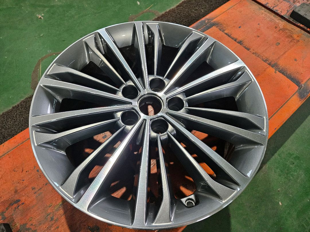 제네시스 EQ900 18인치 순정휠 한짝 판매 이미지