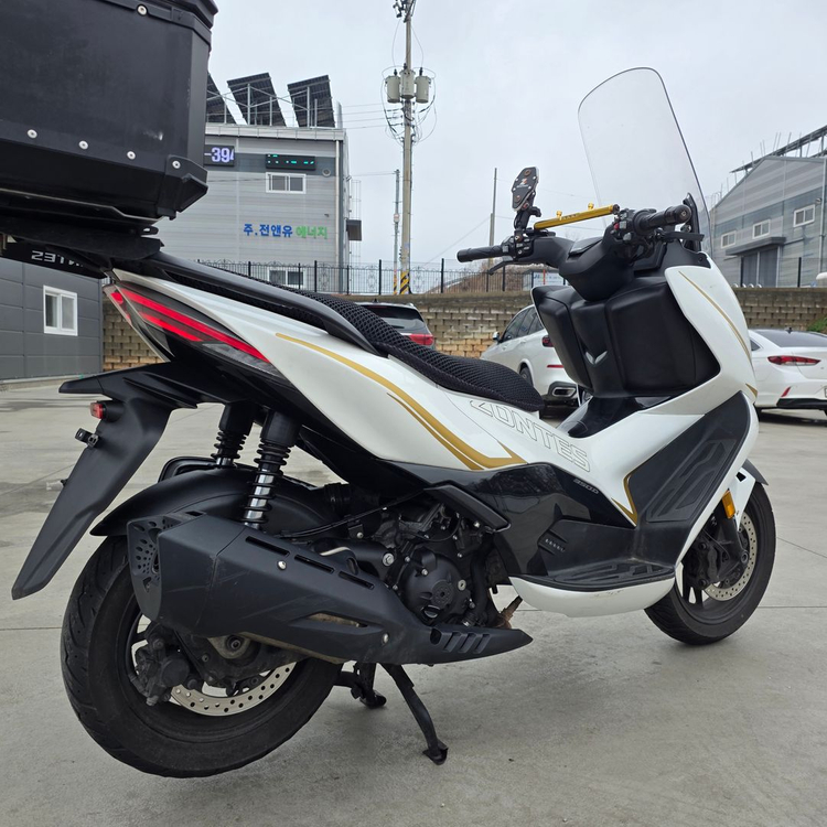 존테스350d 25년 3만 깔끔한 배달세팅 바이크 판매합니다. 이미지