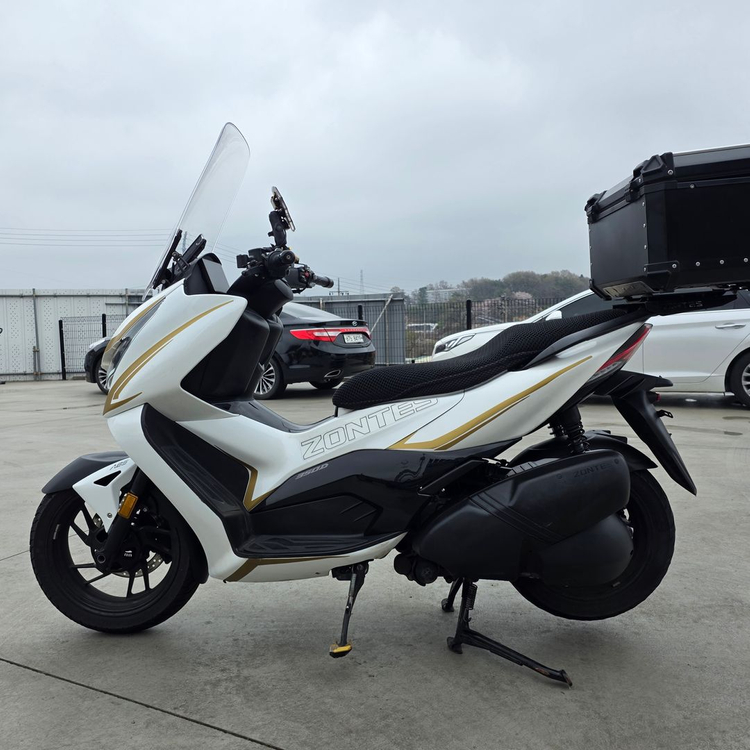 존테스350d 25년 3만 깔끔한 배달세팅 바이크 판매합니다. 이미지