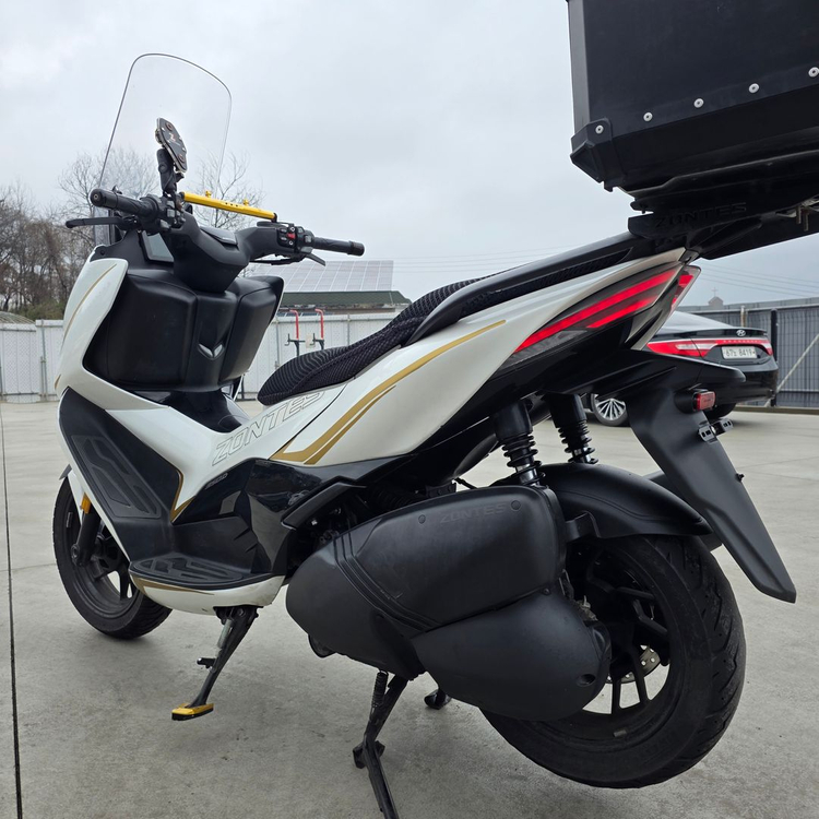 존테스350d 25년 3만 깔끔한 배달세팅 바이크 판매합니다. 이미지