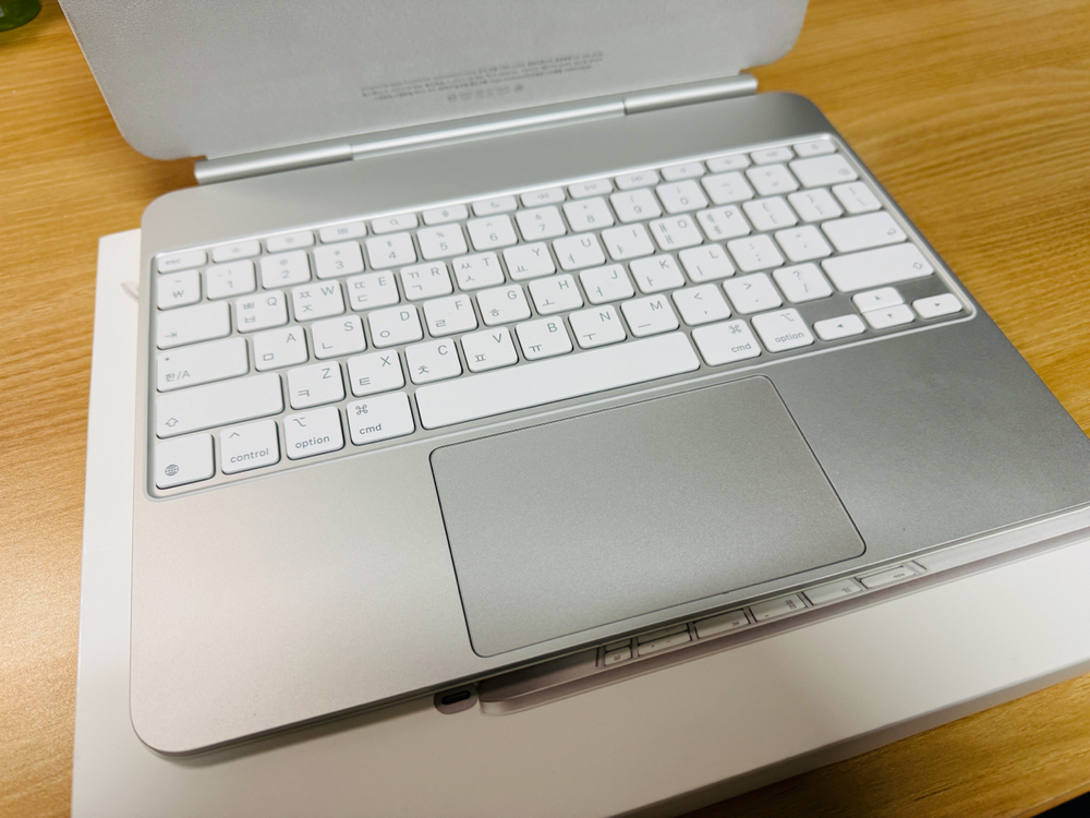 아이패드 프로 13 매직키보드 M5,M4 이미지