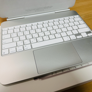 아이패드 프로 13 매직키보드 M5,M4 이미지