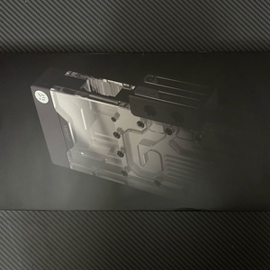 EK Quantum Vector Trio RTX 4090 워터블럭 이미지