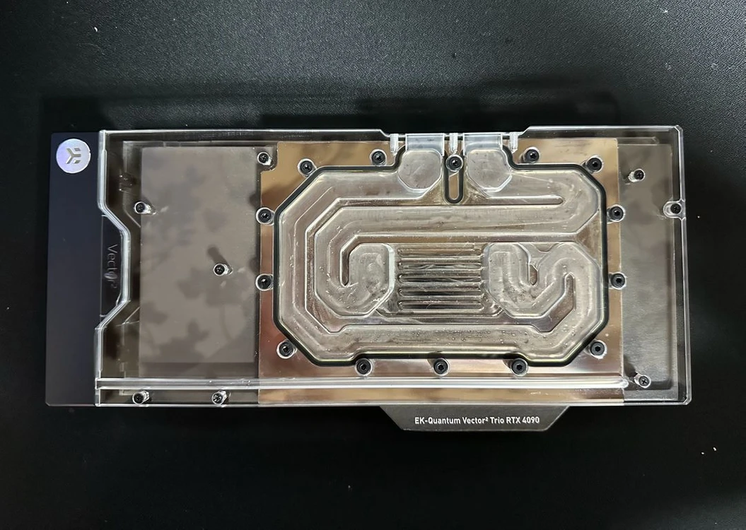 EK Quantum Vector Trio RTX 4090 워터블럭 이미지