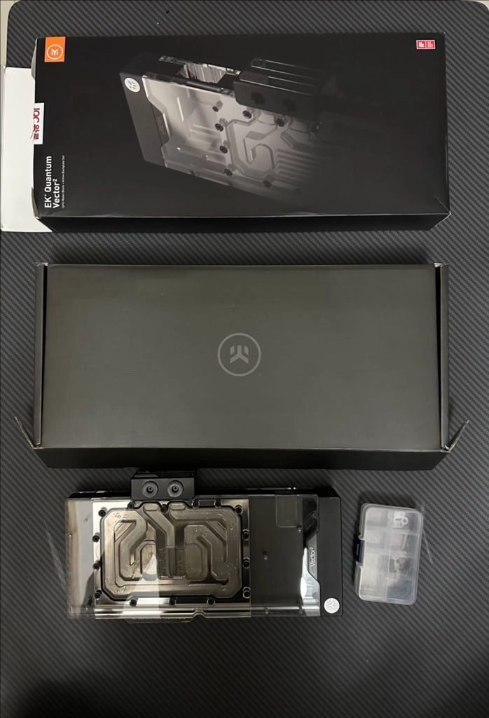 EK Quantum Vector Trio RTX 4090 워터블럭 이미지