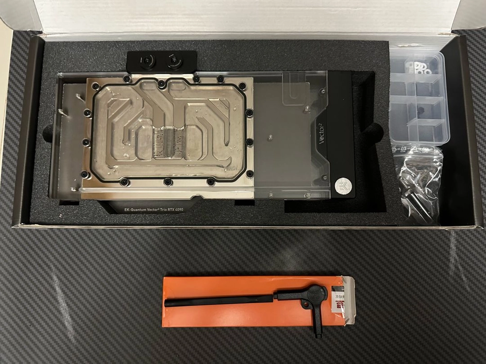 EK Quantum Vector Trio RTX 4090 워터블럭 이미지