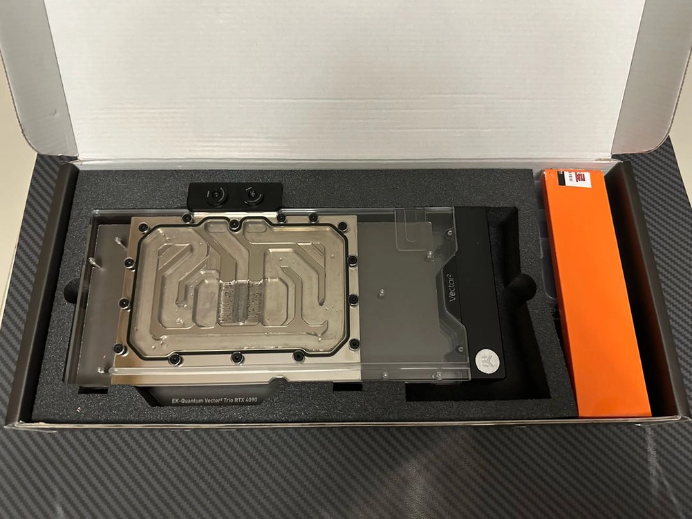 EK Quantum Vector Trio RTX 4090 워터블럭 이미지