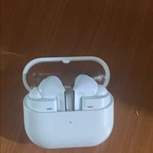 버즈 3 프로 화이트 이미지