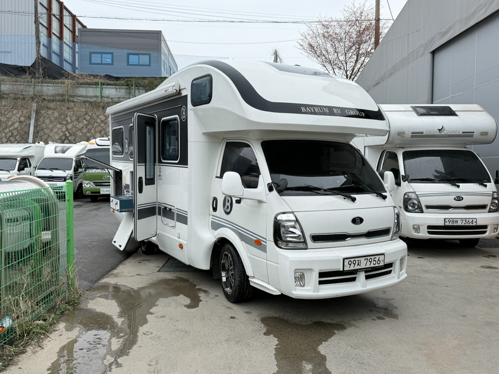 봉고 캠핑카 베이런640 모터홈 이미지