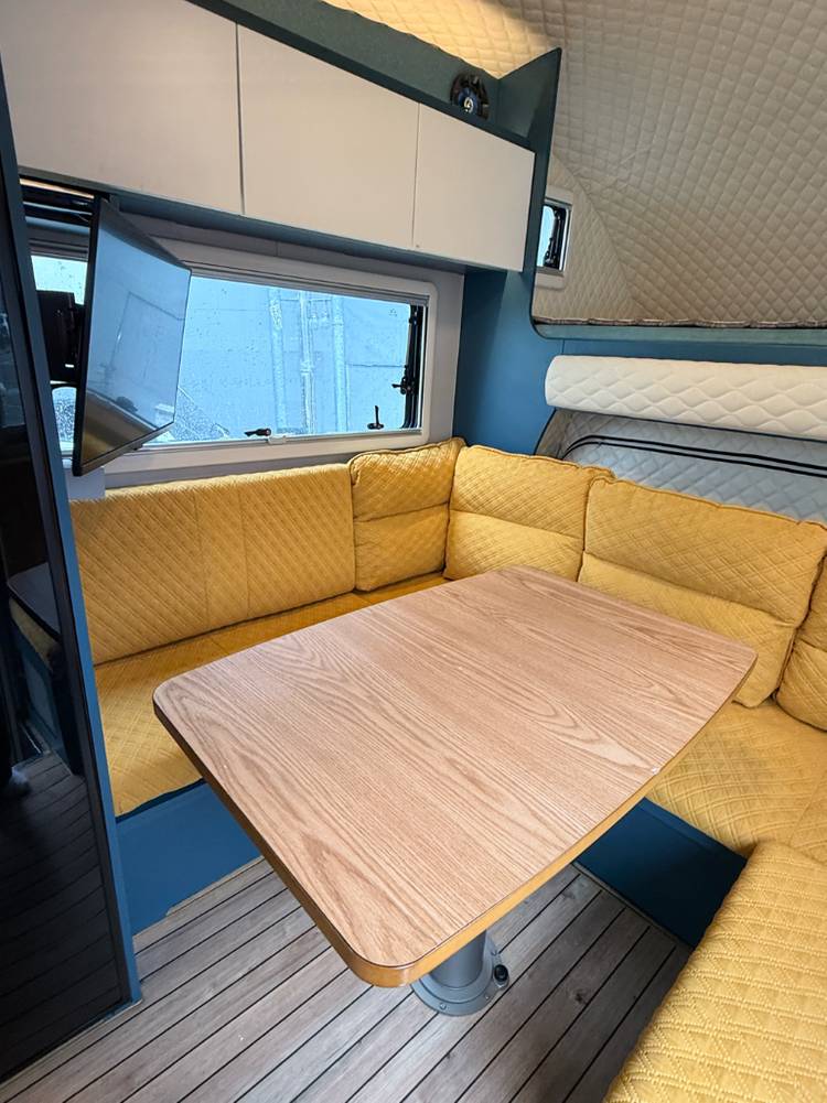 봉고 캠핑카 베이런640 모터홈 이미지