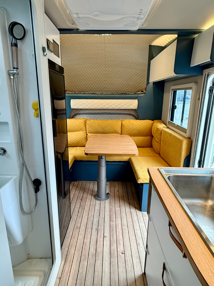 봉고 캠핑카 베이런640 모터홈 이미지