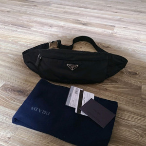 프라다 벨트백 힙색크로스백숄더백테수토호보백가방백팩구찌루이비통디올샤넬생로랑셀린느에르메스버버리로로피아나델보 이미지