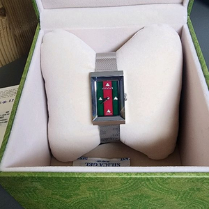 구찌 삼선 메쉬 여성시계 이미지