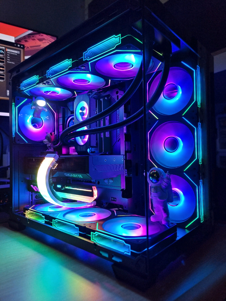 인텔 고사양 컴퓨터 i7 14700kf rtx 4070 ti super 판매합니다. 이미지