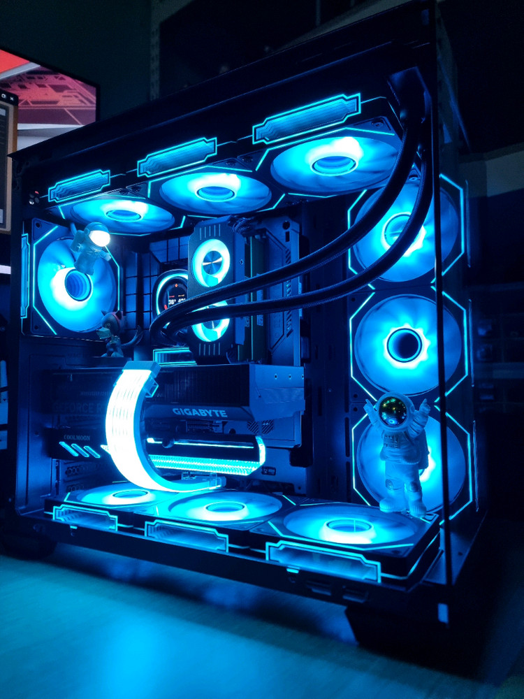 인텔 고사양 컴퓨터 i7 14700kf rtx 4070 ti super 판매합니다. 이미지