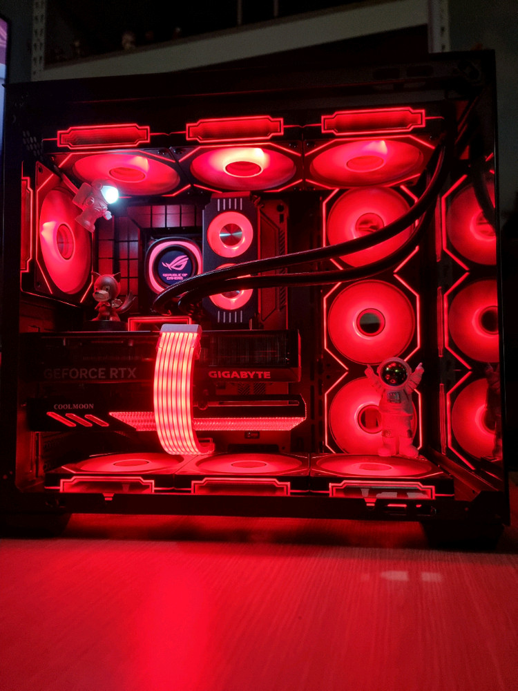 인텔 고사양 컴퓨터 i7 14700kf rtx 4070 ti super 판매합니다. 이미지