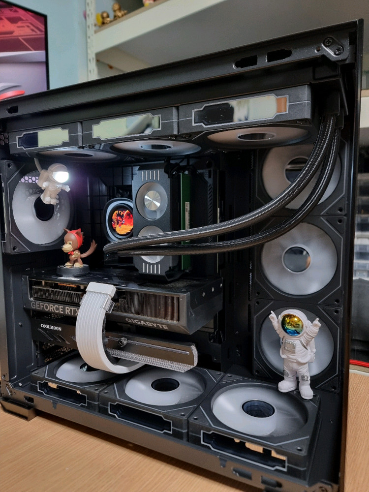 인텔 고사양 컴퓨터 i7 14700kf rtx 4070 ti super 판매합니다. 이미지