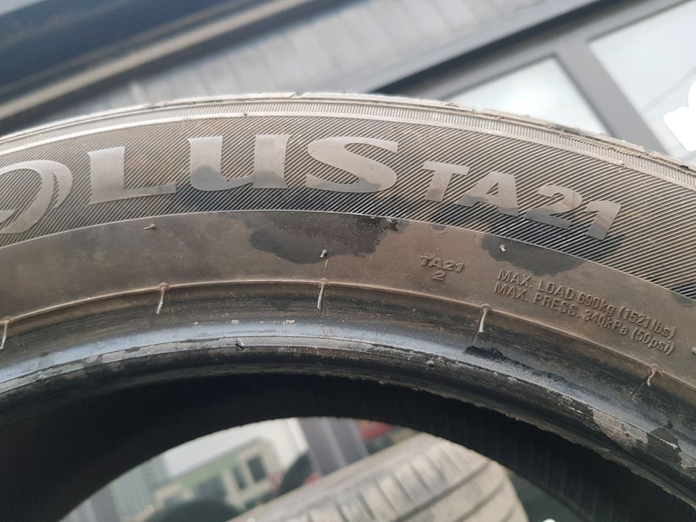 중고 타이어 215 50 17 4짝세트 이미지