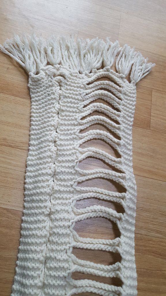 손뜨게 숄 머플러 이미지